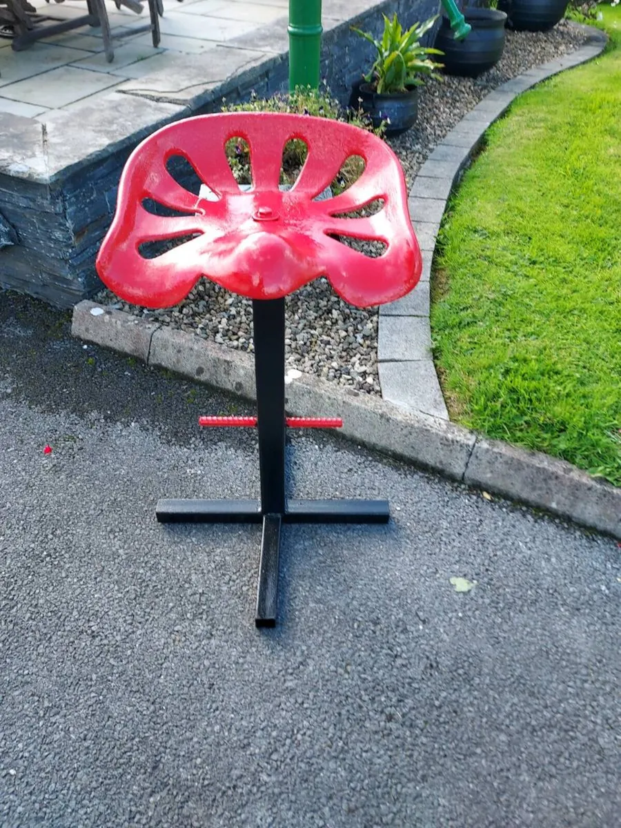 Cast iron stool - Image 1
