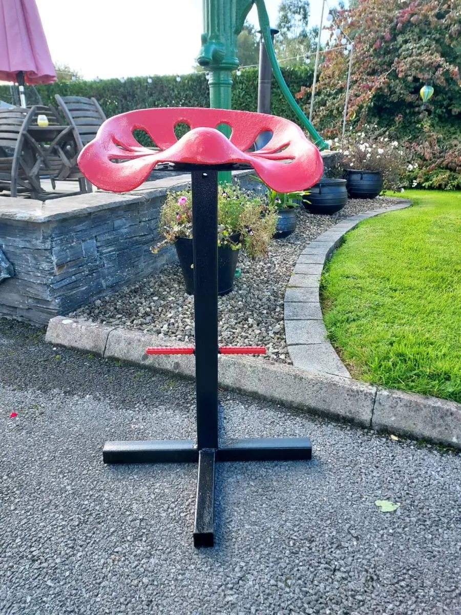 Cast iron stool - Image 2