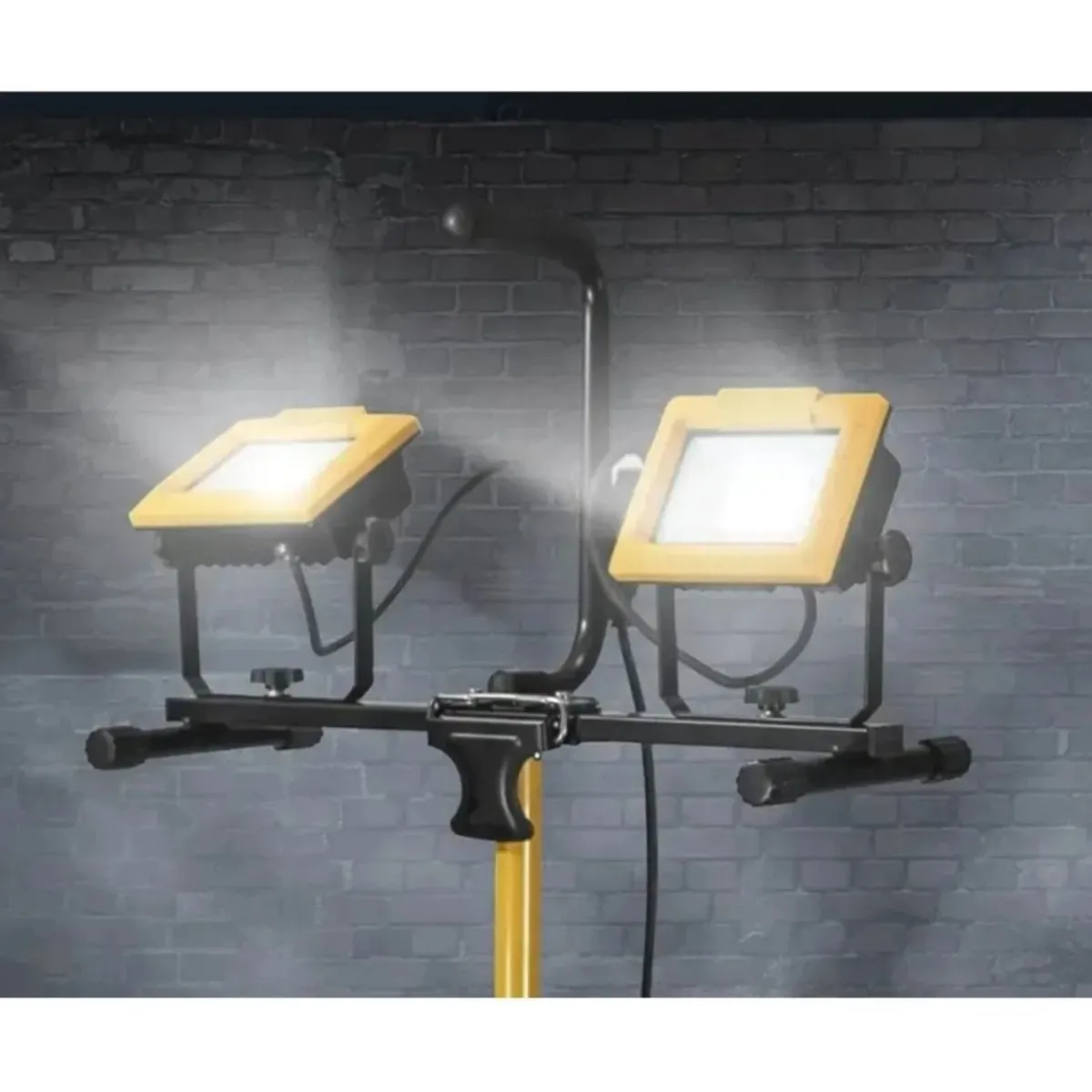 Twin LED Spot Light Tripod 110V - Image 4