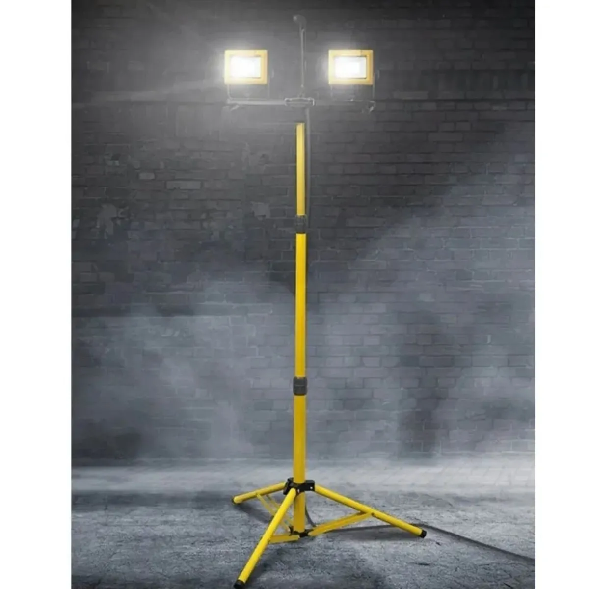 Twin LED Spot Light Tripod 110V - Image 3