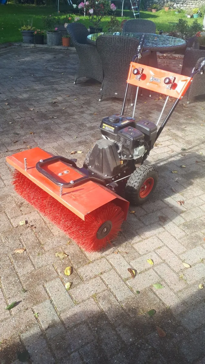 Victor yard sweeper - Image 1