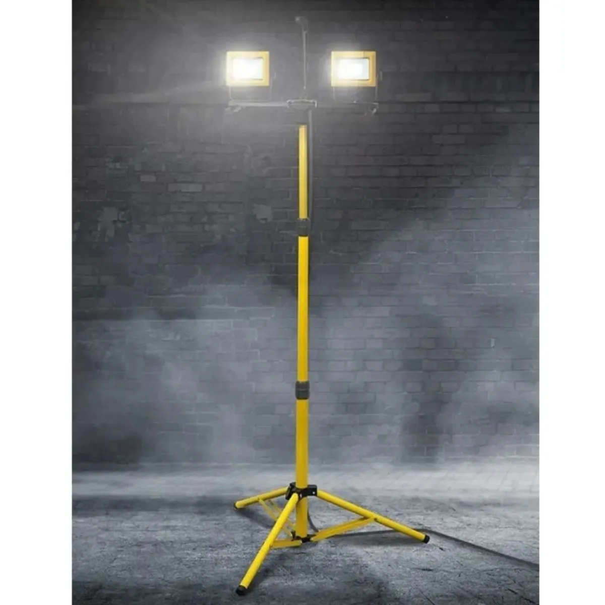 Twin LED Spot Site Light Tripod 230V - Image 3