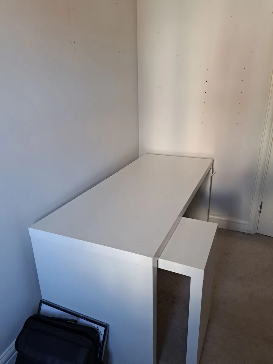 Office desk - Image 3