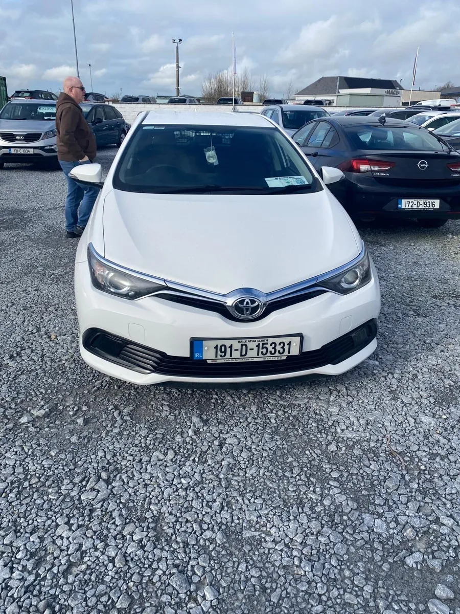 Toyota Auris 2019 1.4 Diesel - Image 1