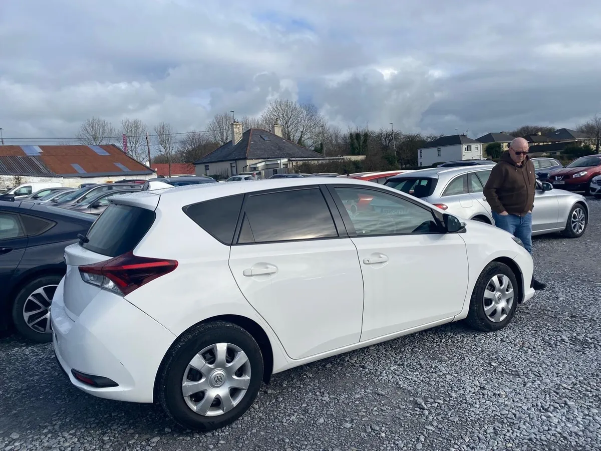 Toyota Auris 2019 1.4 Diesel - Image 2