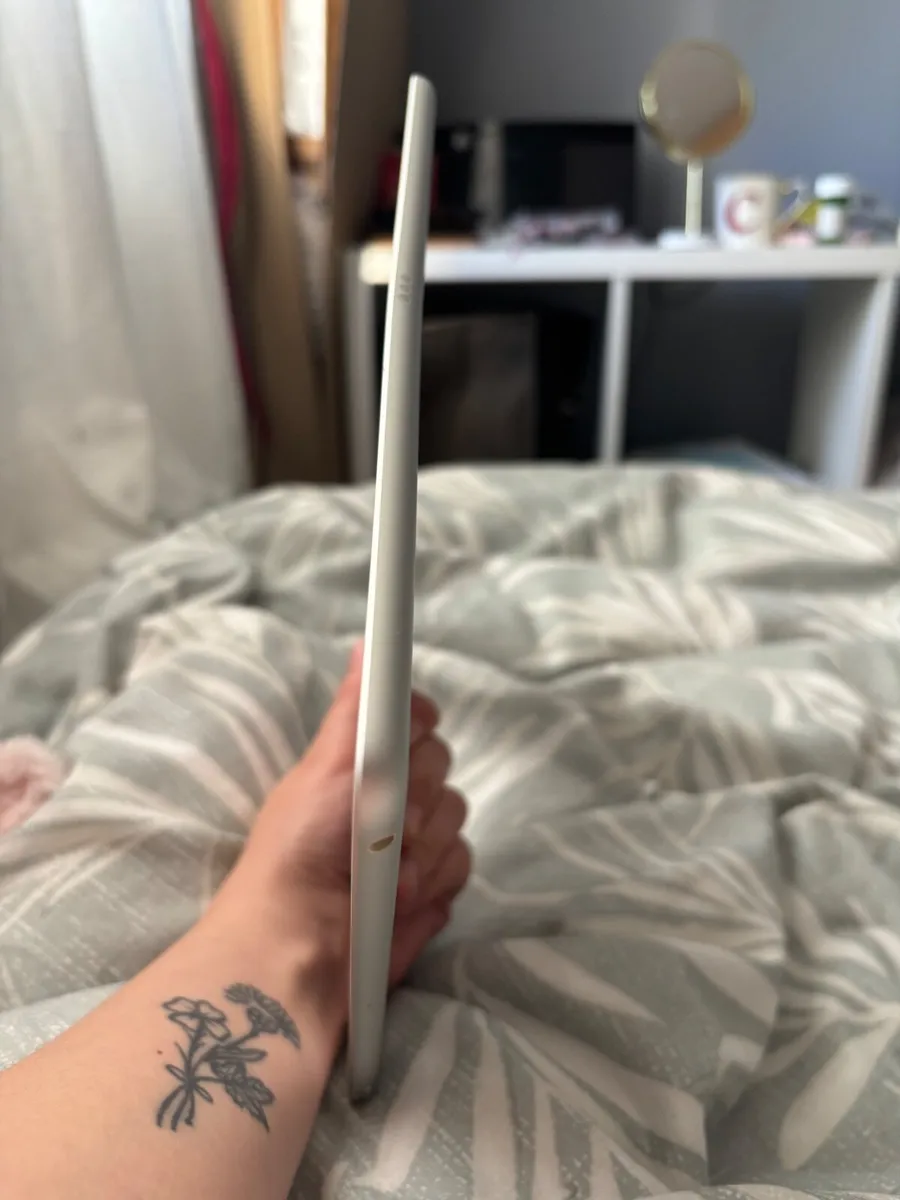 iPad - Image 2