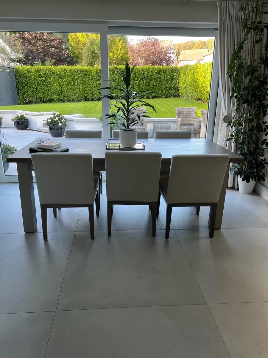 Table and chairs for sale