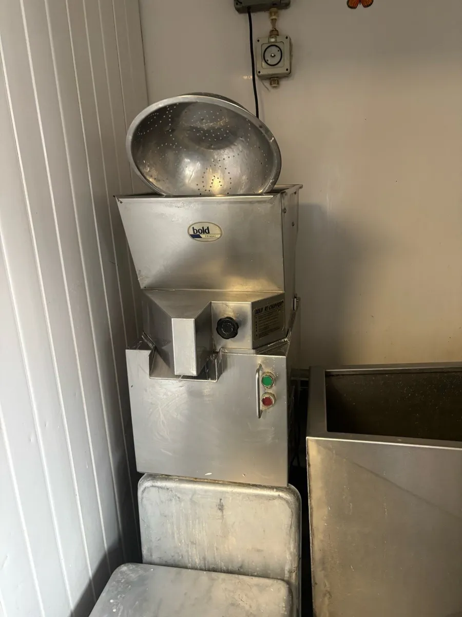 Potato peeler,chipper and bath - Image 1