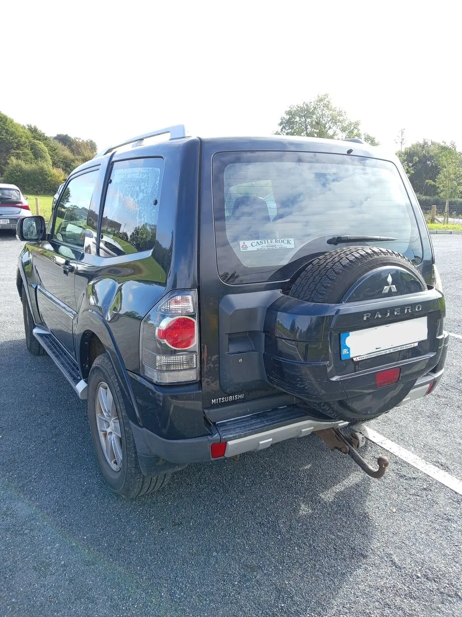 2007 Mitsubishi Pajero 3.2  SWB - Image 2