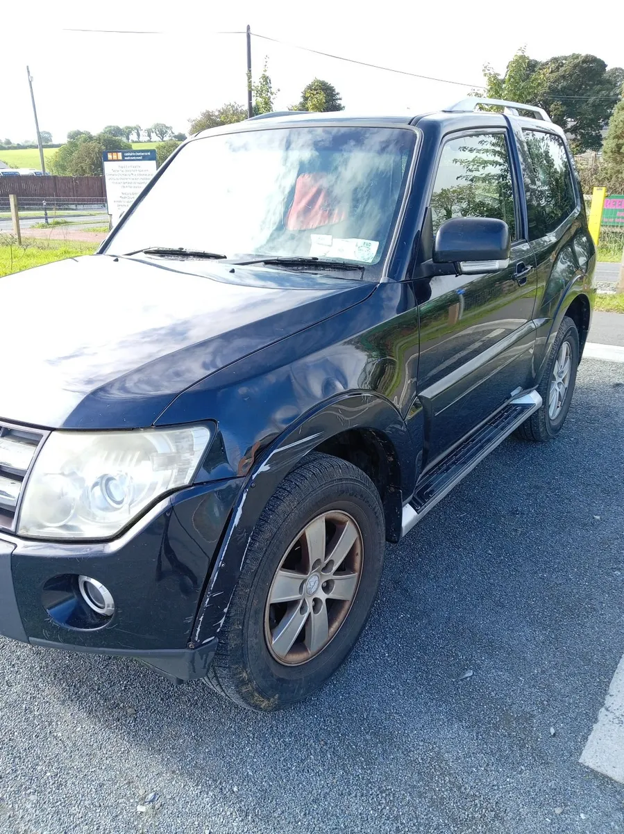 2007 Mitsubishi Pajero 3.2  SWB - Image 4