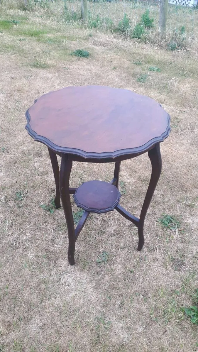 Ocassional Table - Image 1