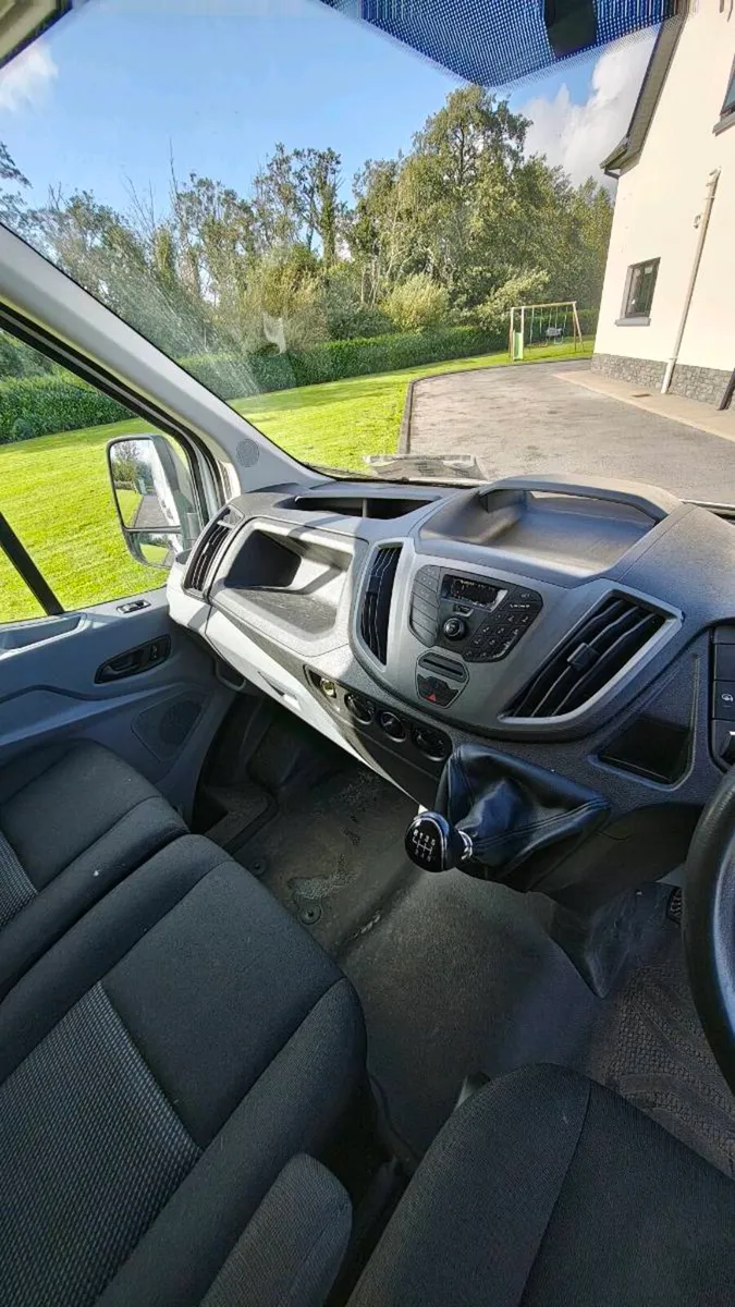 Ford Transit - Image 4
