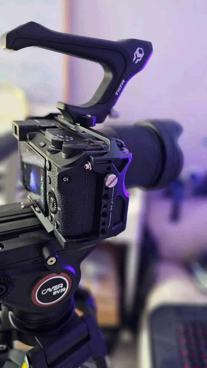 Sony A6700 Sigma 16mm F1.4 lens bundle - Image 4