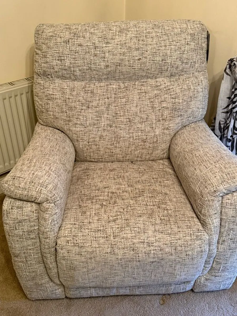 Recliner Chairs x 2 - Image 3