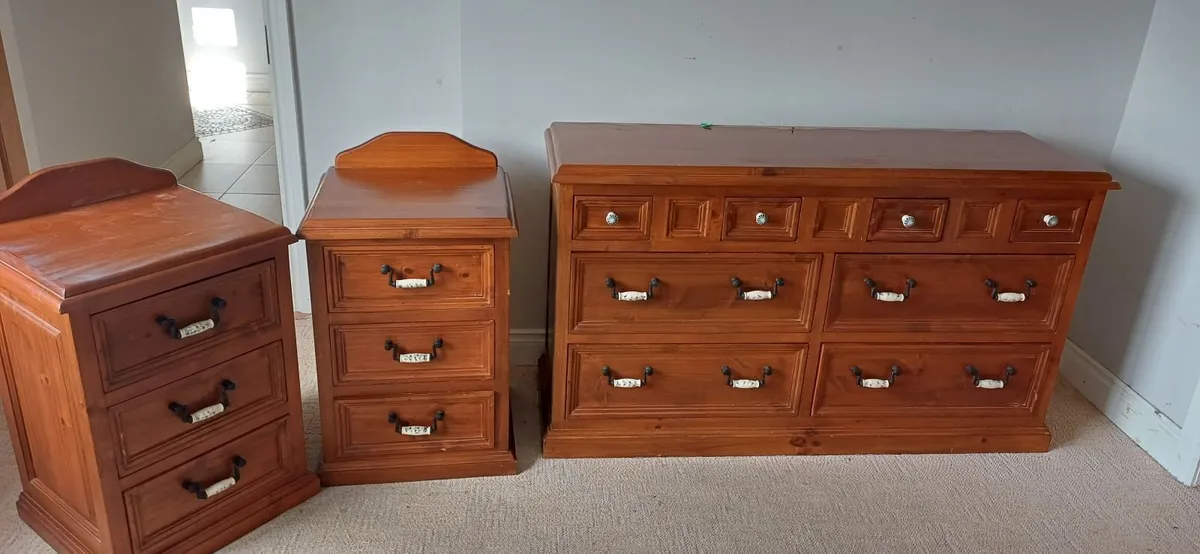 Chest of Drawers and 2 Lockers - Image 4