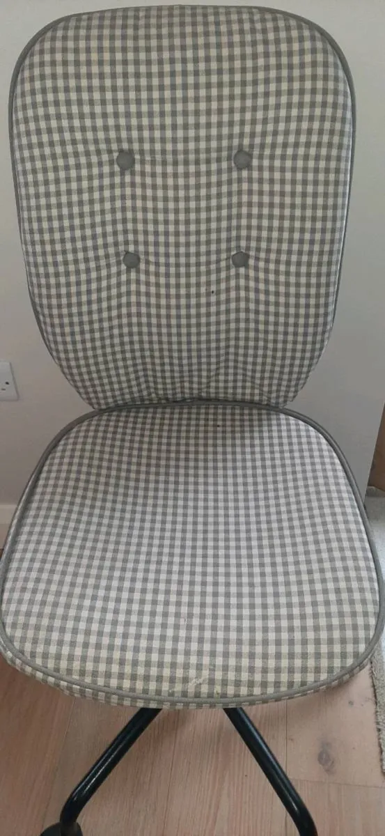 Swivel chair - Image 2