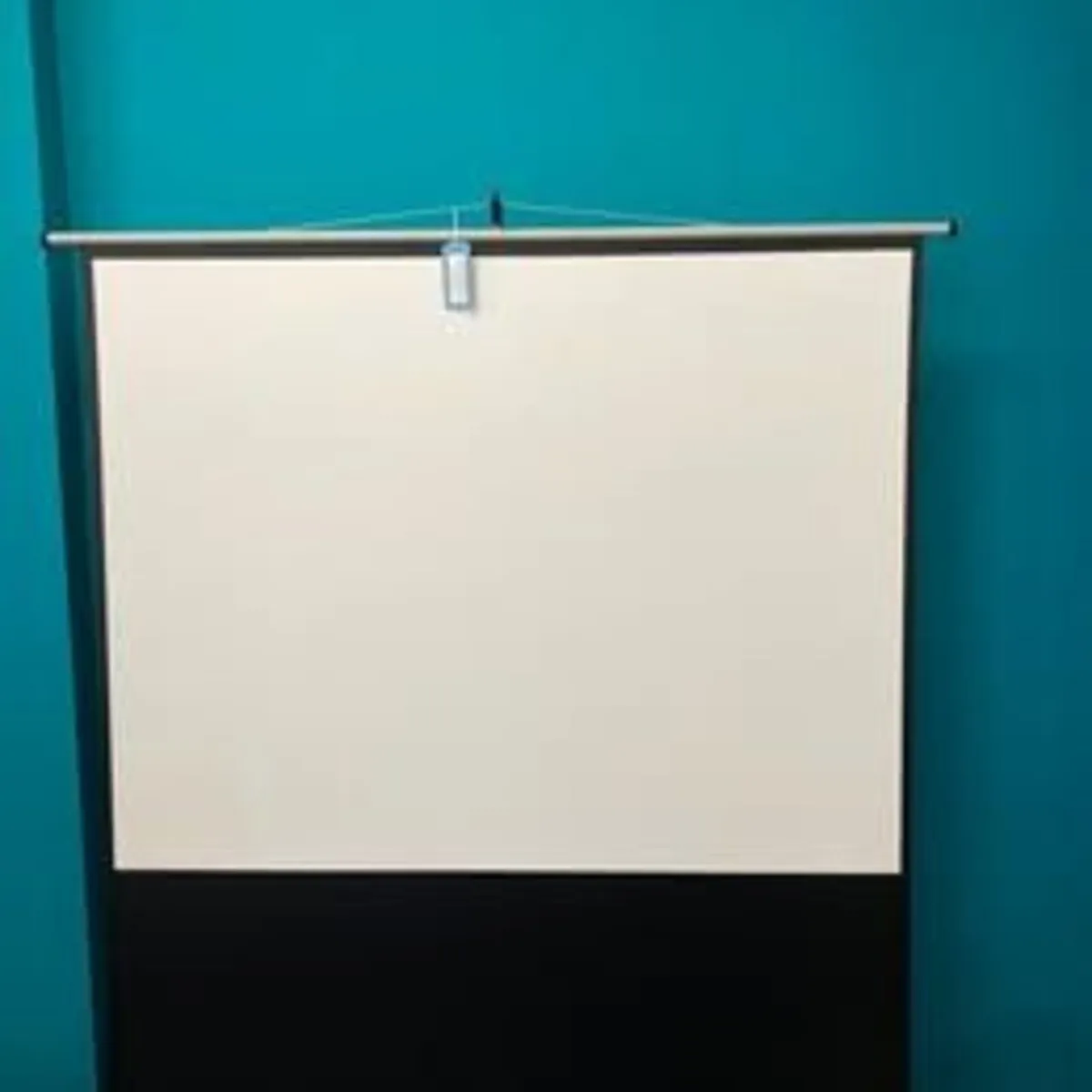 Portable 4:3 Projection Screen - £169+VAT - Image 2