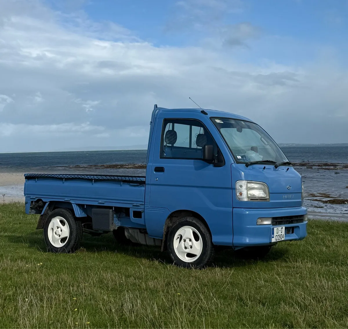 Twin Cam Daihatsu Hijet Kei Truck - Image 1