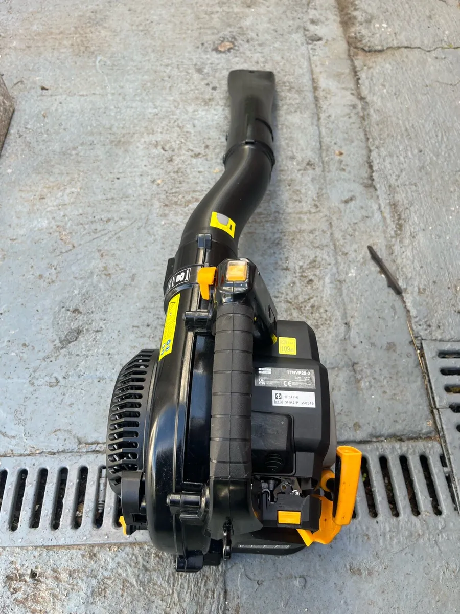Leaf blower - Image 1