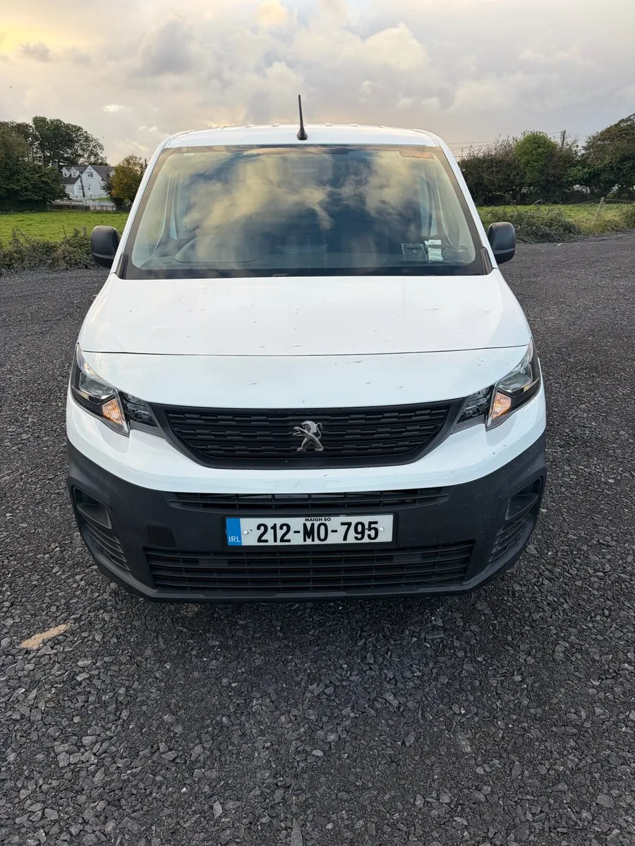 2021 Peugeot Partner , low mileage only 69,000km - Image 2