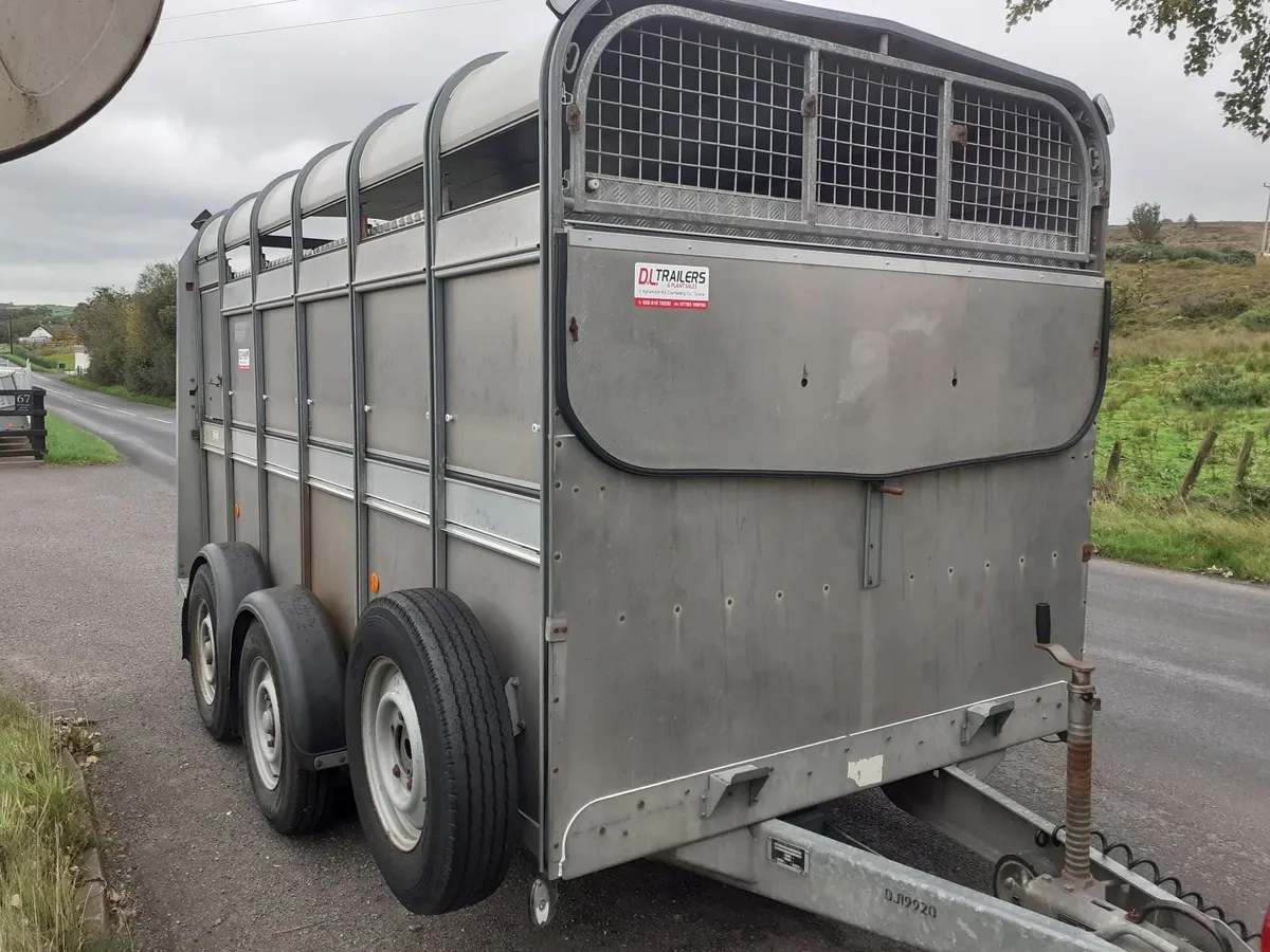 Cattle trailer - Image 1