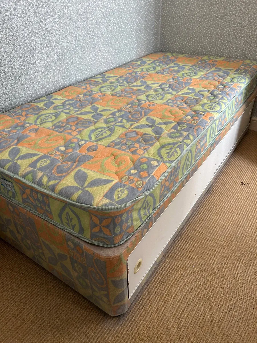 single bed with storage space - Image 1