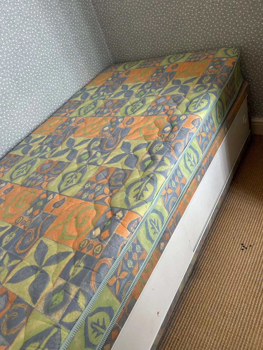 single bed with storage space - Image 2