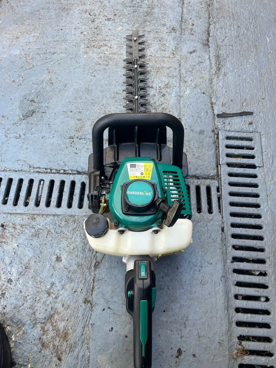 Hedge trimmer - Image 1