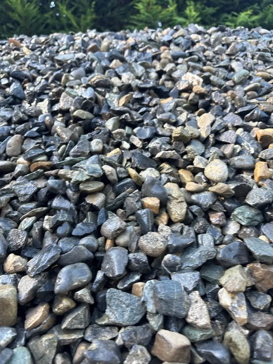 Load Of 20mm Washed Pebble - Image 2