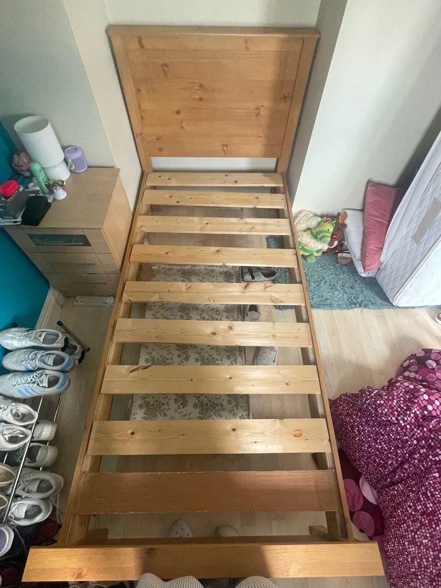 Bed frame - Image 1