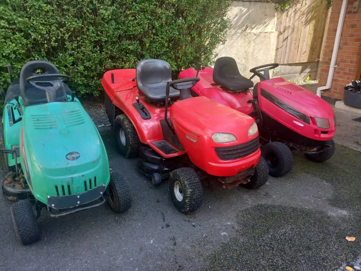 Ride on lawnmower - Image 1