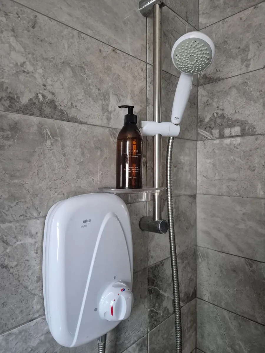 Mira Power Shower and Pump for extra pressure - Image 2