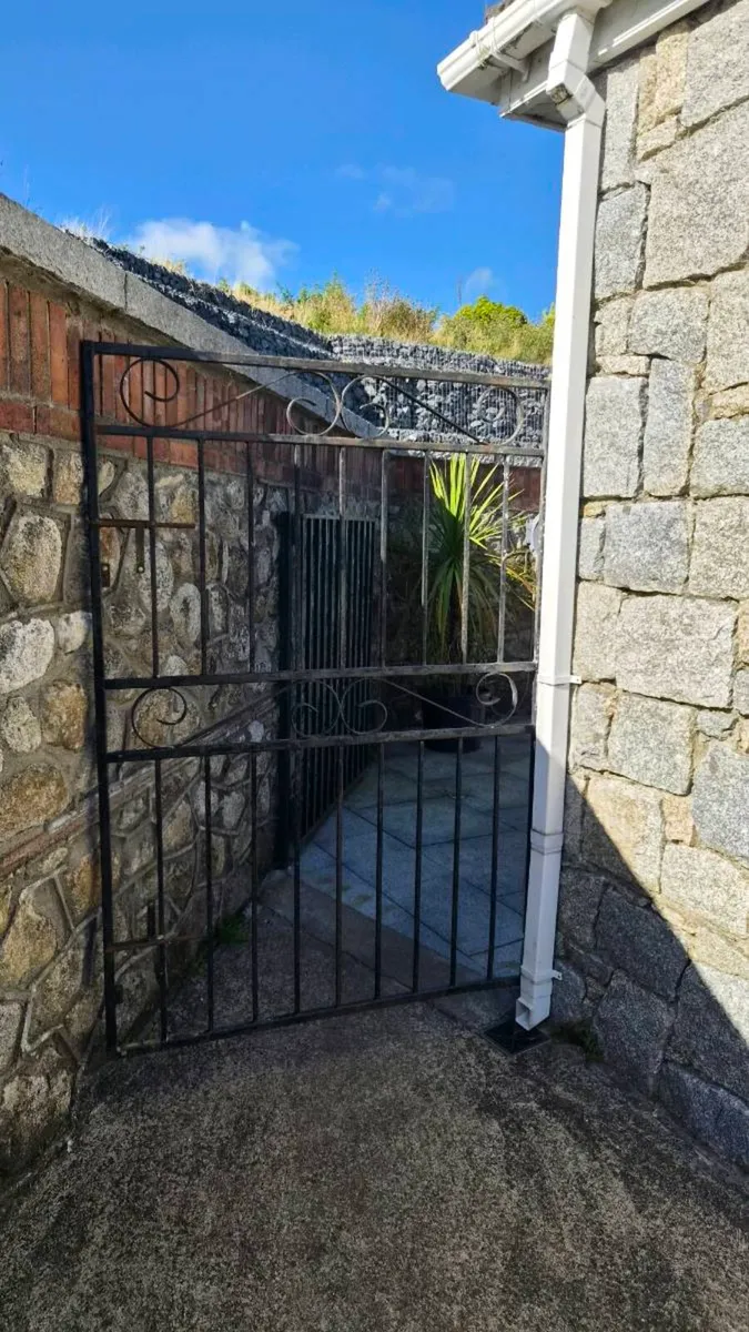 Side gate - Image 2