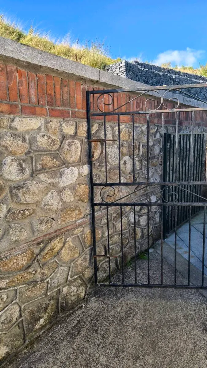 Side gate - Image 3