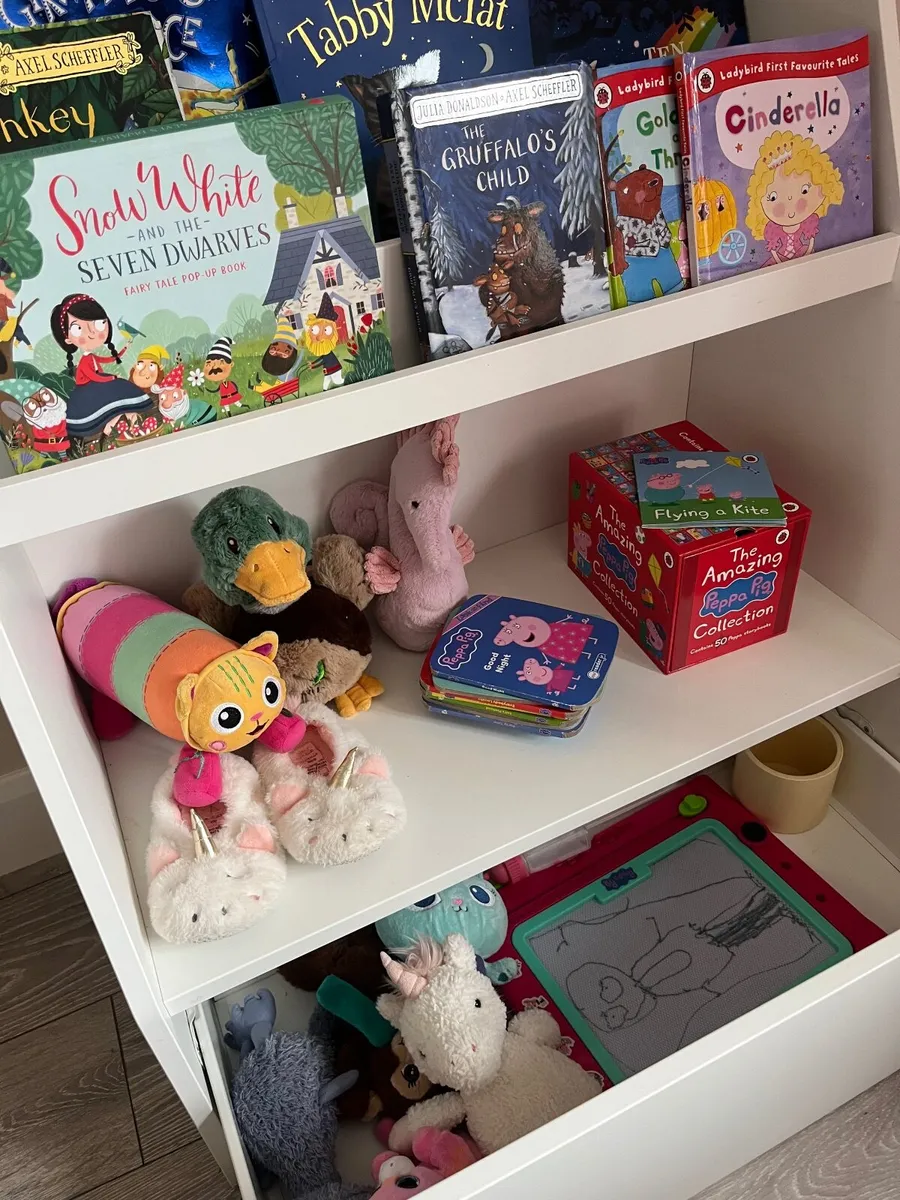 IKEA BERGIG Kids Bookcase and Toy Storage Display - Image 4