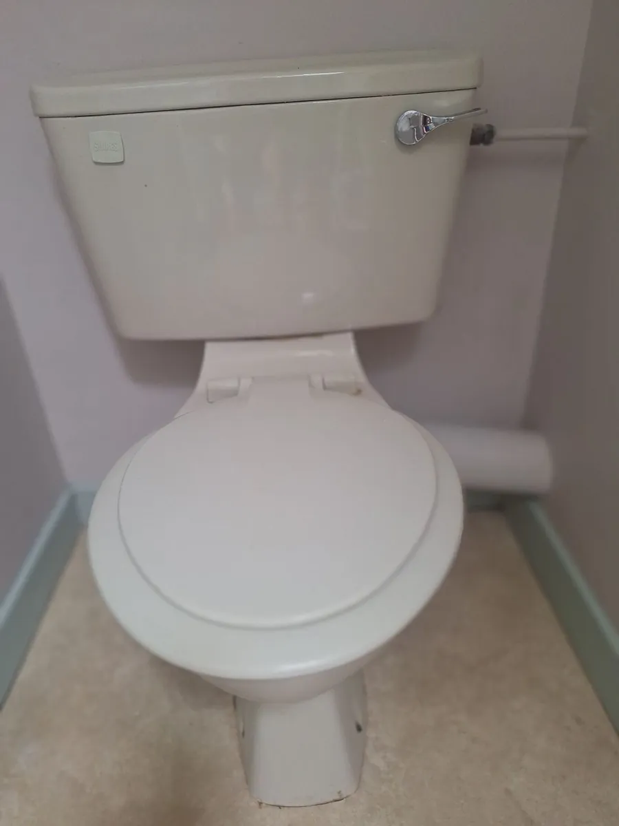 Toilet bowl & cistern and sink & pedestal - Image 1