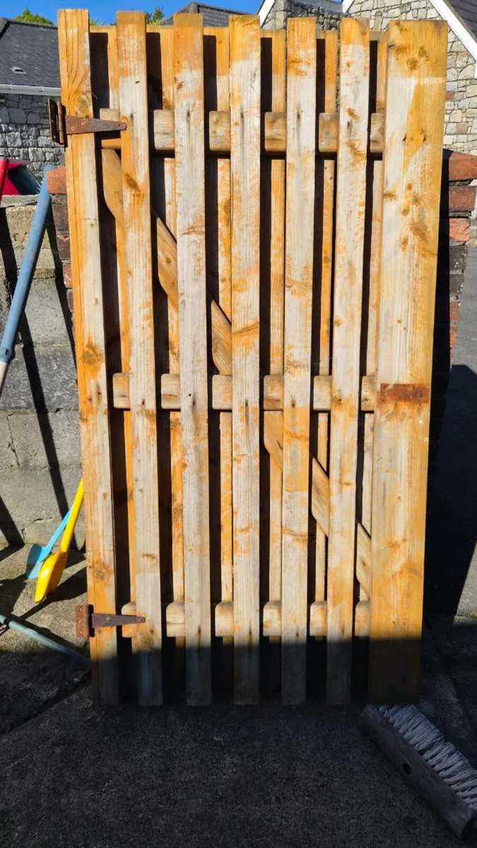 Side gate - Image 2