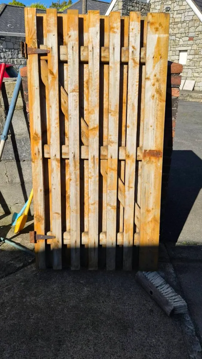 Side gate - Image 3