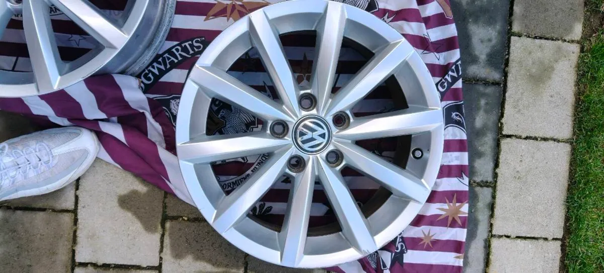 4 VW Golf MK7 Stock Alloys - Image 3