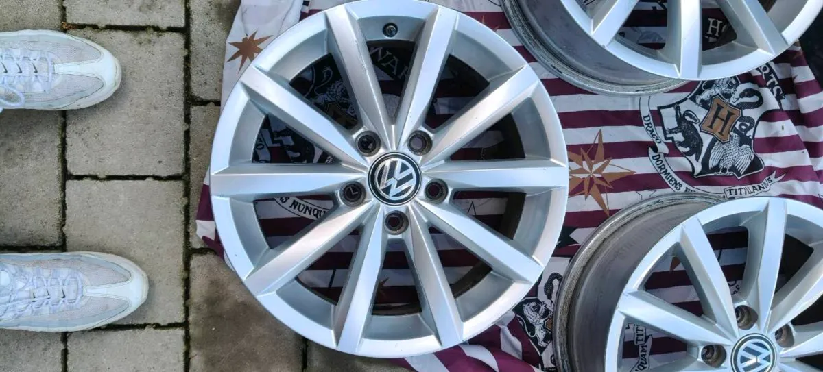 4 VW Golf MK7 Stock Alloys - Image 4