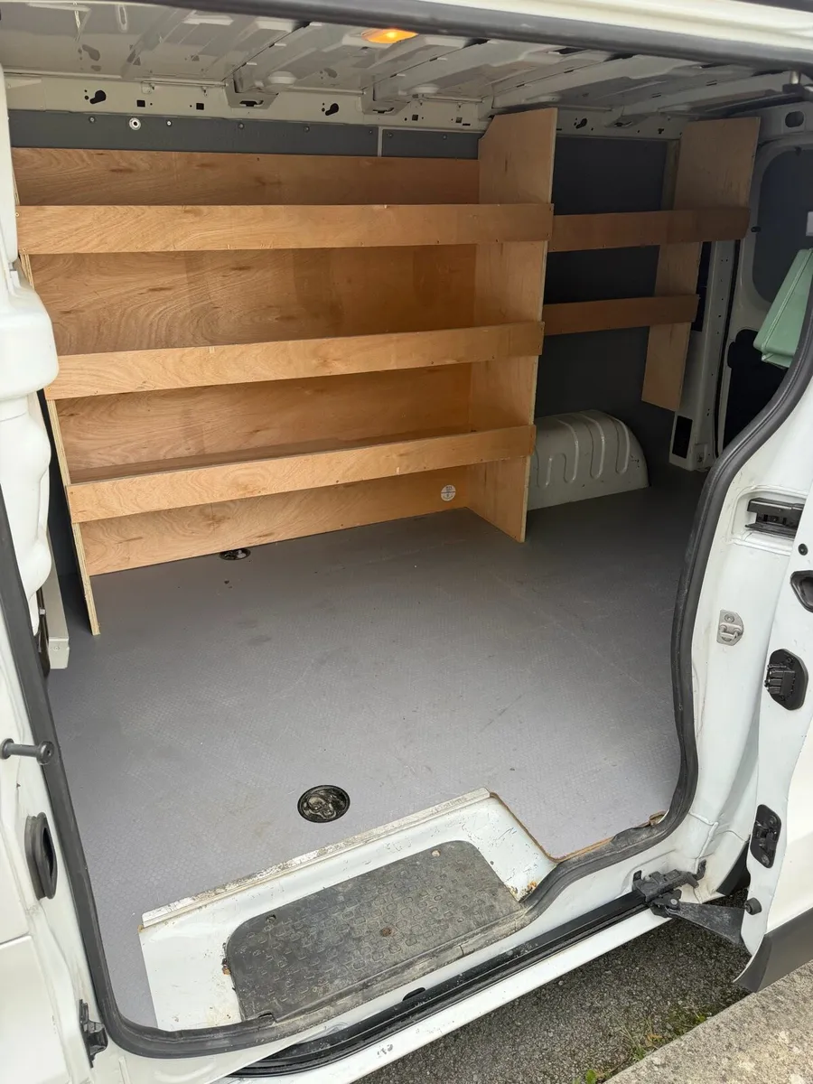 Vivaro low mileage - Image 4
