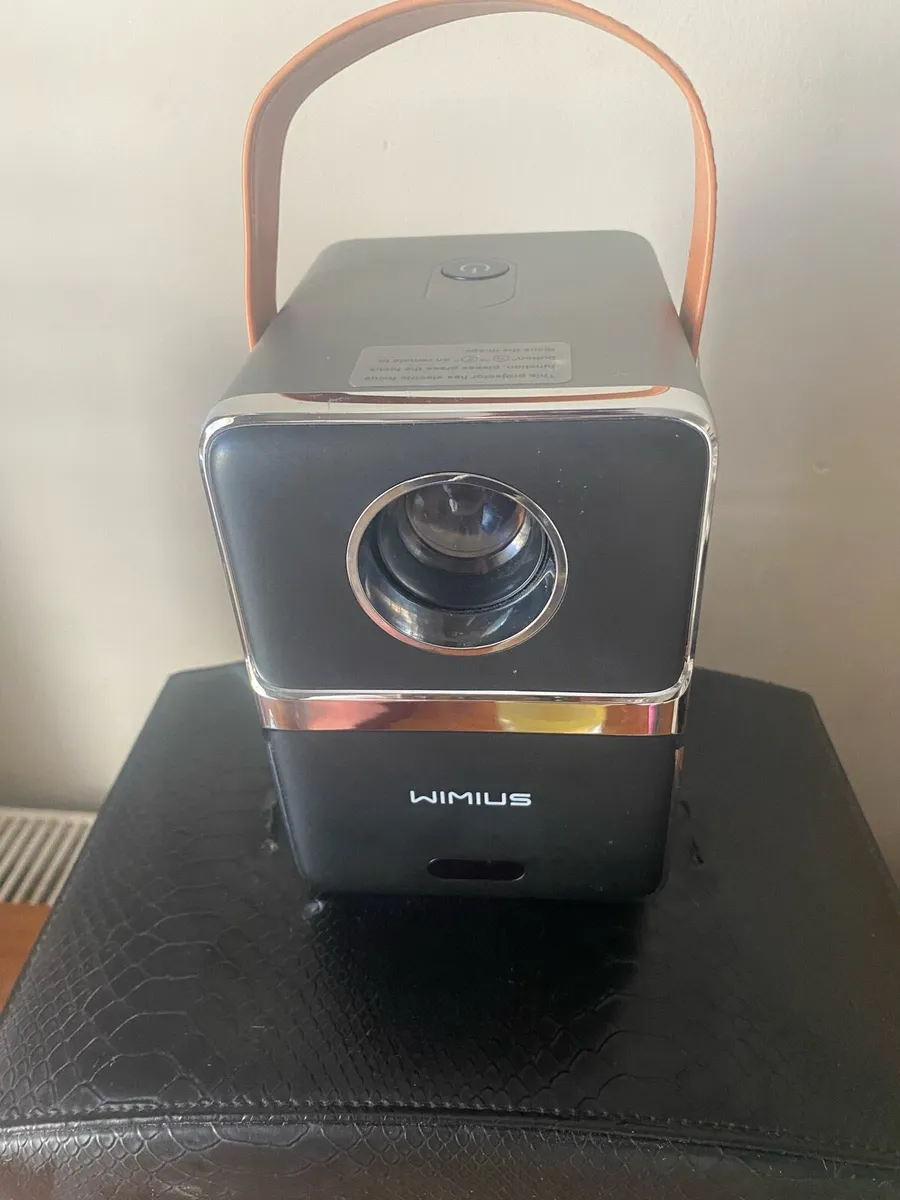 Projector - Image 1