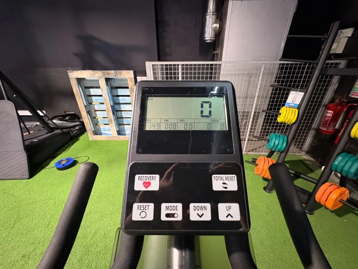Hit Fitness G8 PRO Indoor Cycling Bike | Ex-Demo - Image 4