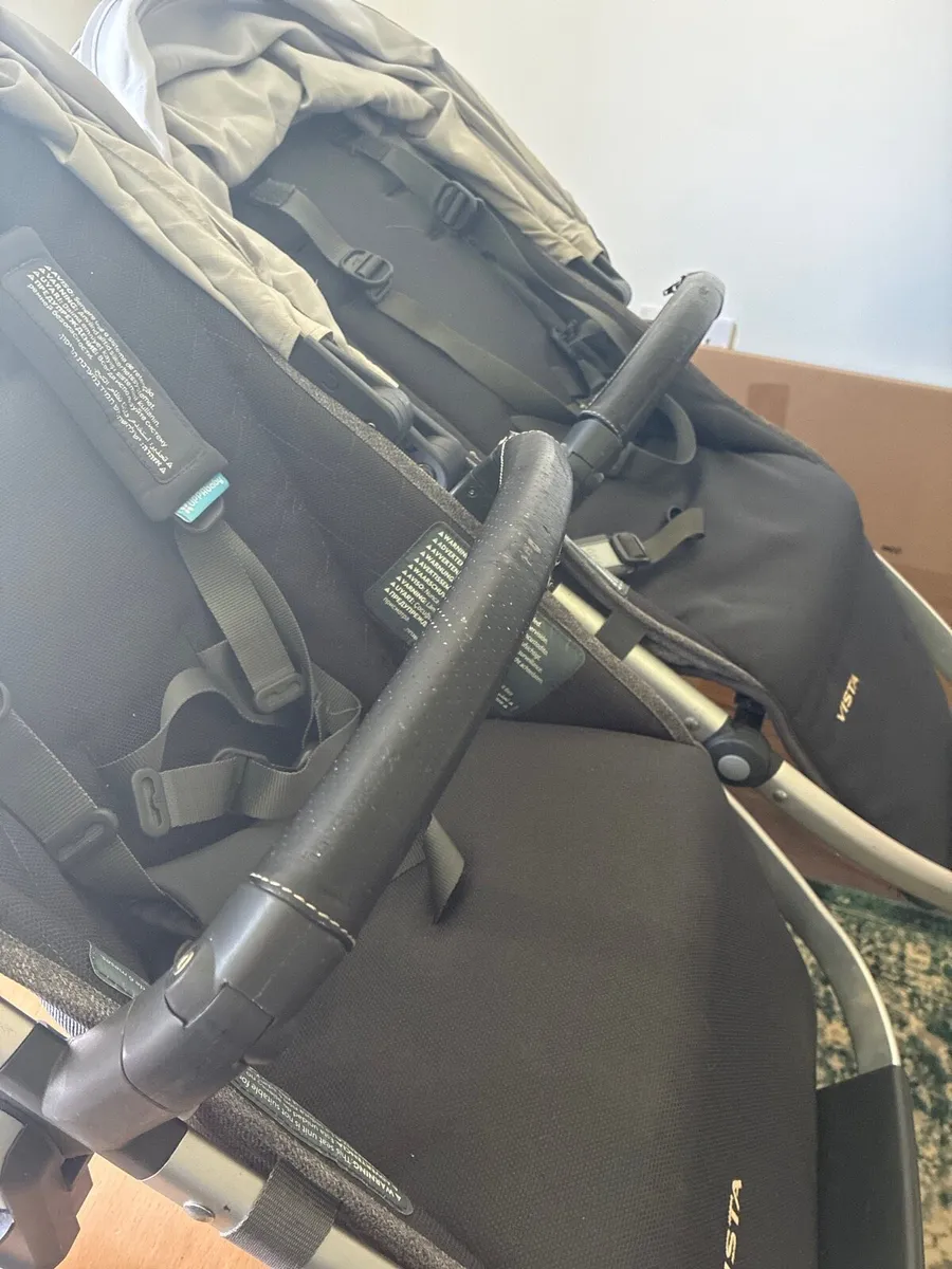Uppababy Vista Pram with rumble seats - Image 4