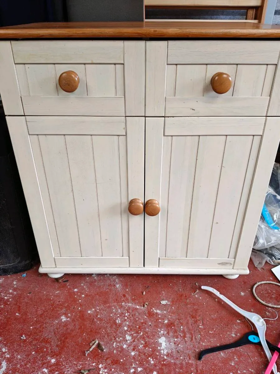 Sideboard/cabinet - Image 1