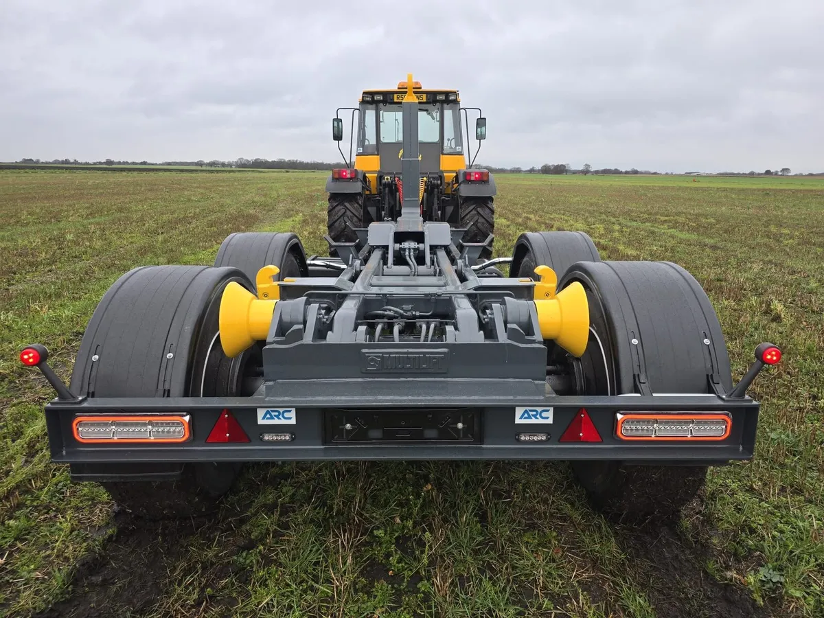 HOOKLIFT TRAILERS – TWIN & TRI AXLE AVAILABLE - Image 3