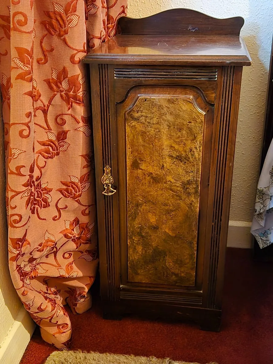 Dresser - Image 1