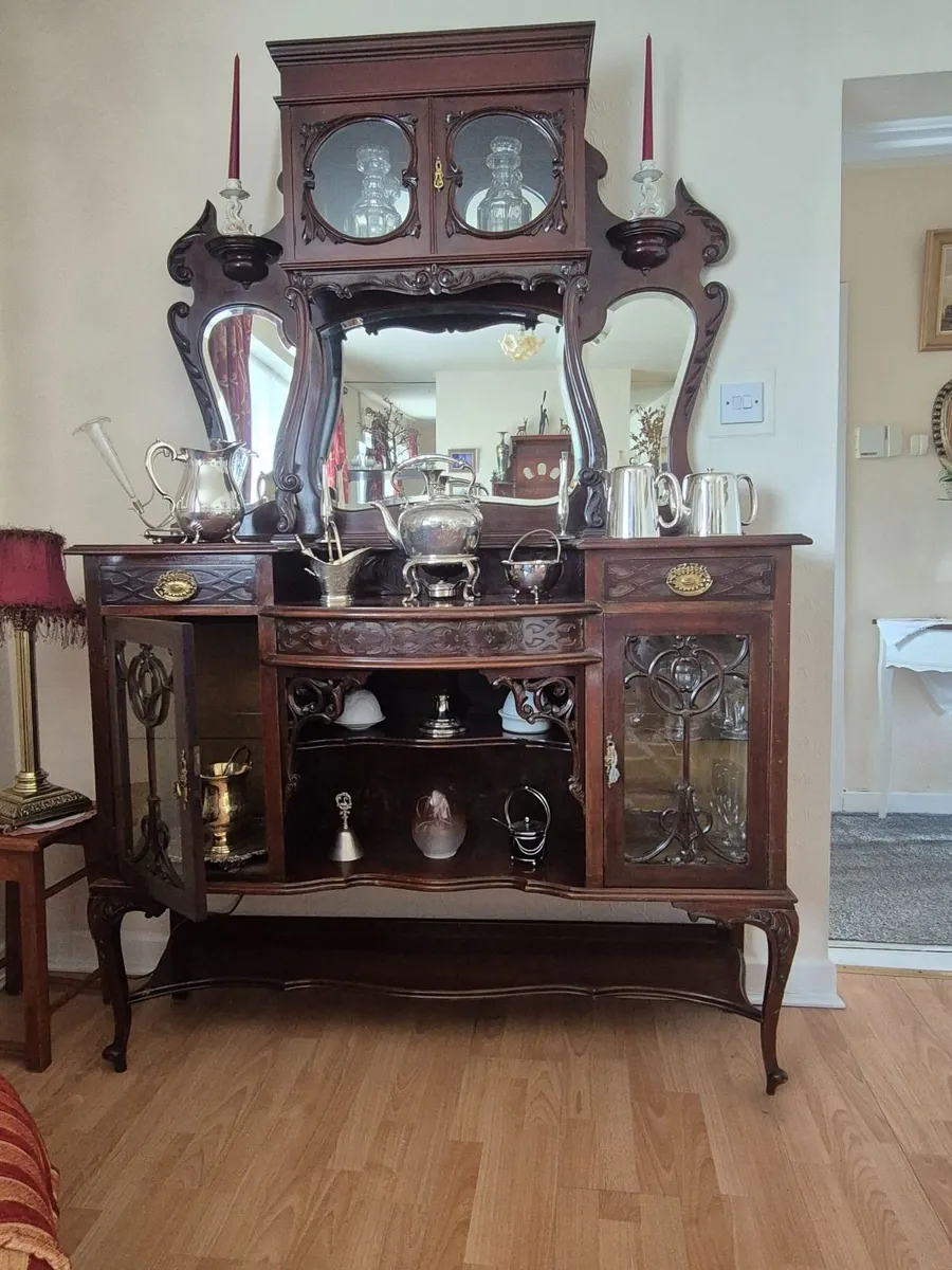 Dresser - Image 1
