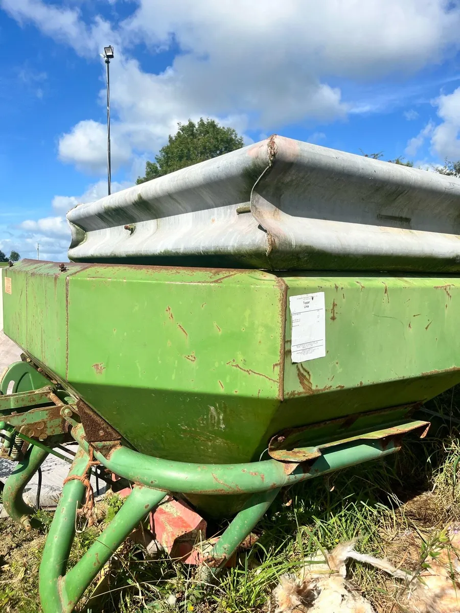 Amazone spreader ZA-F 1204 - Image 3