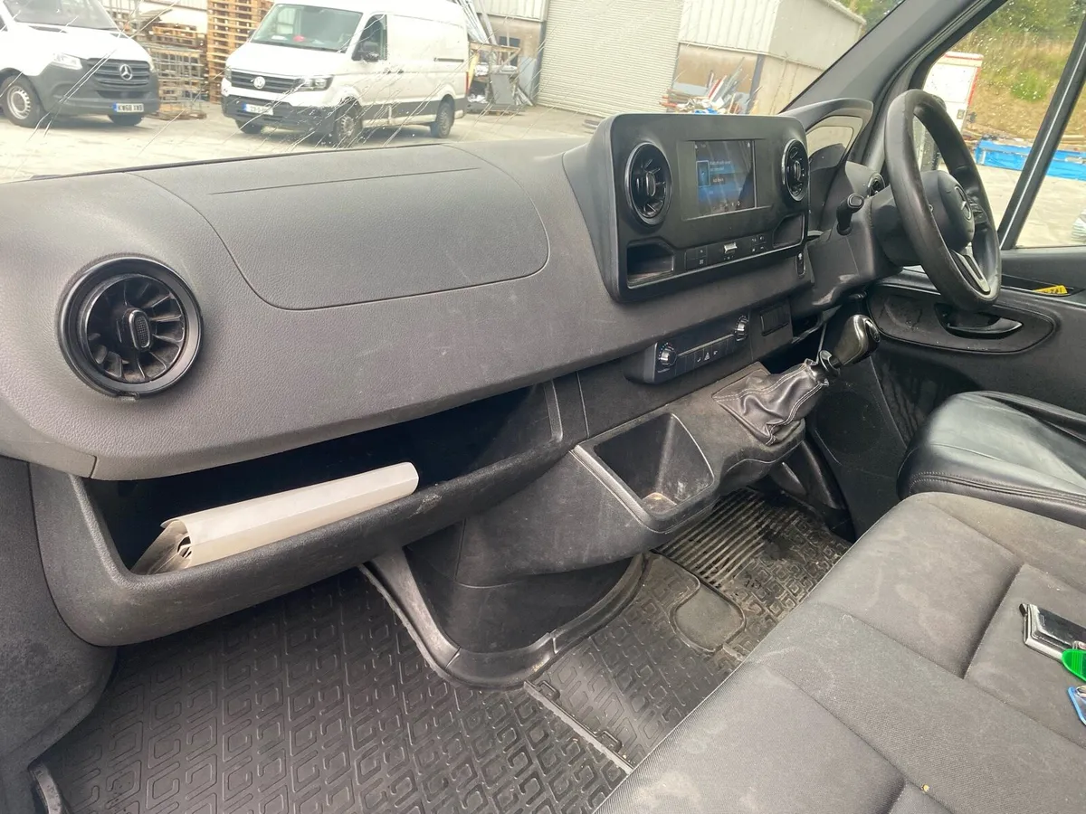 2018 MERCEDES SPRINTER LWB. TAXD AND TESTED - Image 4